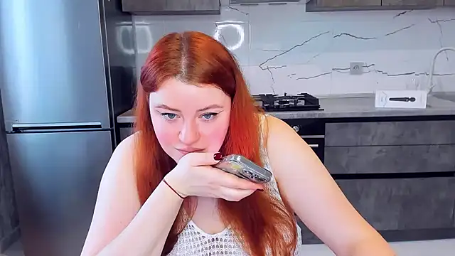 Snapshot of PolinaSalvatore chatting on February 5, 2025, 1:22 pm PolinaSalvatore online show from February 5, 2025, 1:22 pm