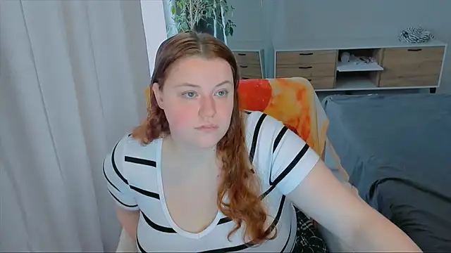 Snapshot of PolinaSalvatore chatting on October 12, 2025, 11:42 am PolinaSalvatore online show from October 12, 2025, 11:42 am