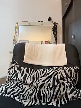 Snapshot of girl_tatto13 chatting on November 16, 2025, 11:32 pm girl tatto13 online show from November 16, 2025, 11:32 pm