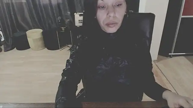 GoldenSasha online show from October 23, 2025, 2:49 pm