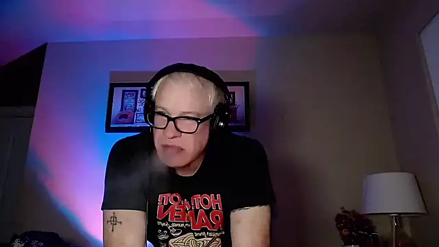 Snarfle82 online show from November 9, 2025, 10:57 am