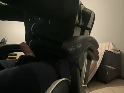 simoninside25 online show from December 15, 2025, 8:24 pm