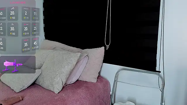 Snapshot of Alexxandra_12 chatting on February 6, 2025, 9:32 am Alexxandra 12 online show from February 6, 2025, 9:32 am