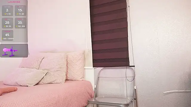 Snapshot of Alexxandra_12 chatting on November 23, 2025, 9:42 am Alexxandra 12 online show from November 23, 2025, 9:42 am