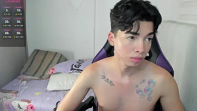 Snapshot of santy7v7 chatting on March 21, 2025, 4:18 pm santy7v7 online show from March 21, 2025, 4:18 pm