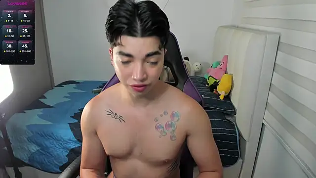 Snapshot of santy7v7 chatting on October 3, 2025, 1:08 pm santy7v7 online show from October 3, 2025, 1:08 pm