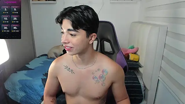 Snapshot of santy7v7 chatting on October 18, 2025, 1:12 pm santy7v7 online show from October 18, 2025, 1:12 pm