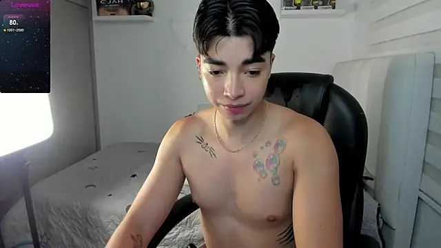 Snapshot of santy7v7 chatting on November 15, 2025, 1:29 pm santy7v7 online show from November 15, 2025, 1:29 pm