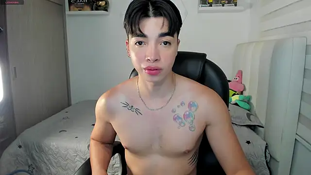 Snapshot of santy7v7 chatting on November 19, 2025, 1:00 pm santy7v7 online show from November 19, 2025, 1:00 pm