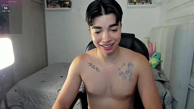 Snapshot of santy7v7 chatting on November 25, 2025, 1:22 pm santy7v7 online show from November 25, 2025, 1:22 pm