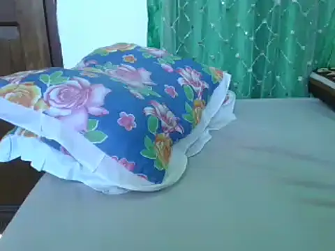 Snapshot of sweetchic_ chatting on October 26, 2025, 10:21 am sweetchic online show from October 26, 2025, 10:21 am