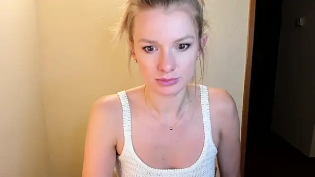 Annloveyou online show from January 4, 2025, 10:24 pm