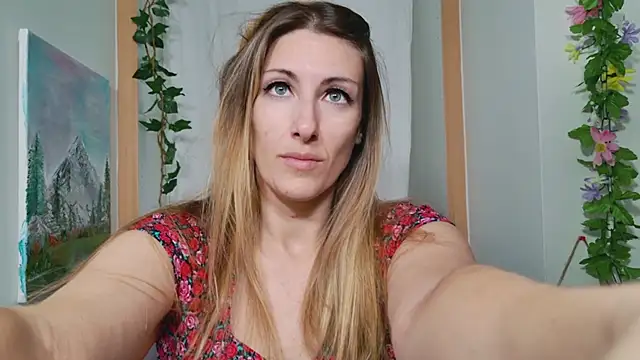 victorialotus online show from February 1, 2025, 7:05 am