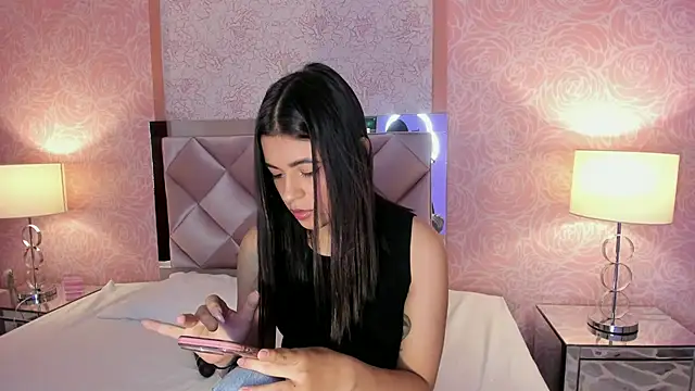 IvySanders1 online show from November 26, 2025, 7:37 pm