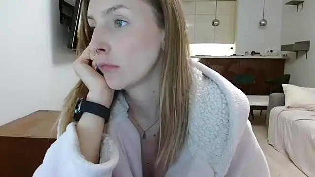 illusorycat online show from September 24, 2025, 7:39 pm