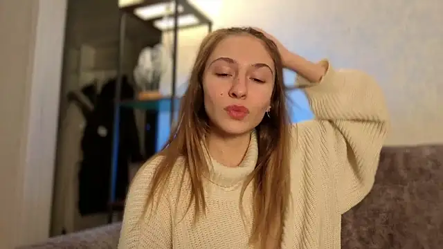 Snapshot of LovelyKatea chatting on November 16, 2025, 12:44 pm LovelyKatea online show from November 16, 2025, 12:44 pm