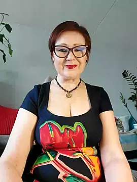 Snapshot of Fire_Night chatting on November 13, 2025, 8:24 am Fire Night online show from November 13, 2025, 8:24 am