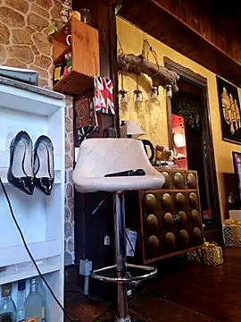 Snapshot of Luna-77 chatting on November 12, 2025, 10:04 am Luna-77 online show from November 12, 2025, 10:04 am