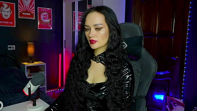 QueenAliss online show from October 8, 2025, 4:10 am