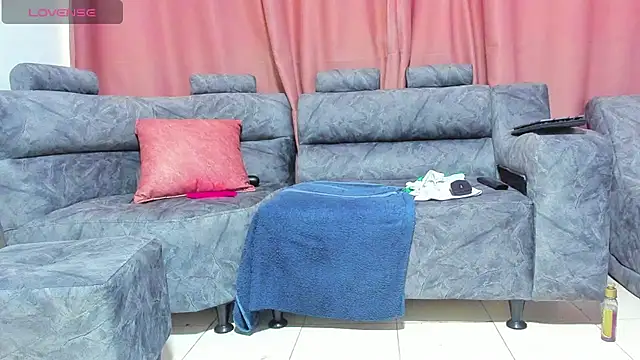 Snapshot of electraaxx chatting on March 4, 2025, 8:49 pm electraaxx online show from March 4, 2025, 8:49 pm