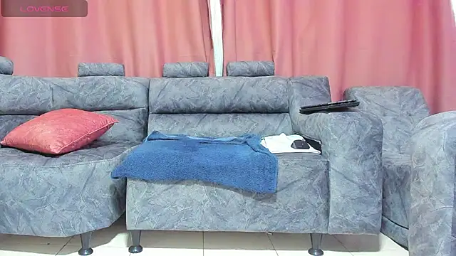 Snapshot of electraaxx chatting on March 8, 2025, 11:27 am electraaxx online show from March 8, 2025, 11:27 am