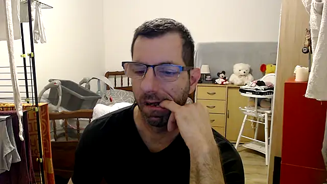 Snapshot of steph19x5 chatting on January 3, 2025, 5:50 am steph19x5 online show from January 3, 2025, 5:50 am