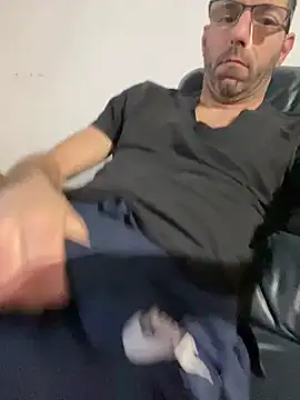 Snapshot of steph19x5 chatting on January 4, 2025, 10:16 am steph19x5 online show from January 4, 2025, 10:16 am