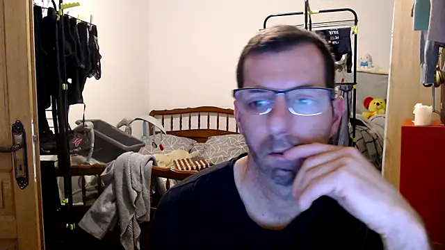 Snapshot of steph19x5 chatting on January 9, 2025, 5:00 pm steph19x5 online show from January 9, 2025, 5:00 pm