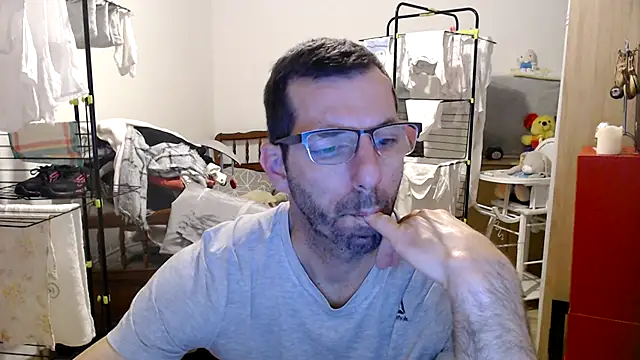 Snapshot of steph19x5 chatting on January 11, 2025, 6:03 am steph19x5 online show from January 11, 2025, 6:03 am