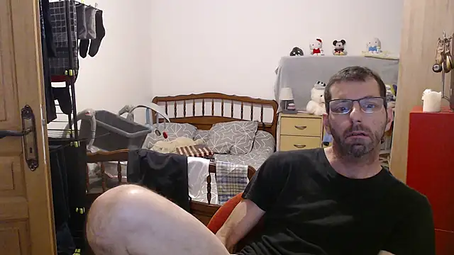 Snapshot of steph19x5 chatting on January 13, 2025, 4:51 pm steph19x5 online show from January 13, 2025, 4:51 pm