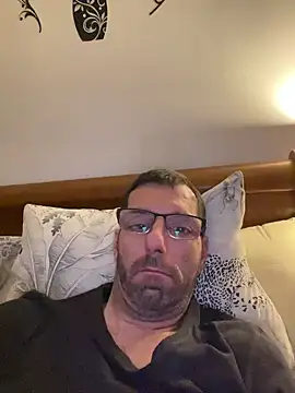 Snapshot of steph19x5 chatting on January 13, 2025, 9:42 pm steph19x5 online show from January 13, 2025, 9:42 pm