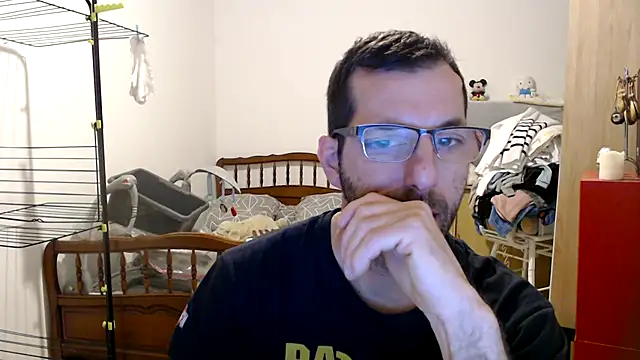 Snapshot of steph19x5 chatting on January 18, 2025, 6:56 am steph19x5 online show from January 18, 2025, 6:56 am