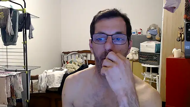 Snapshot of steph19x5 chatting on March 6, 2025, 10:04 pm steph19x5 online show from March 6, 2025, 10:04 pm