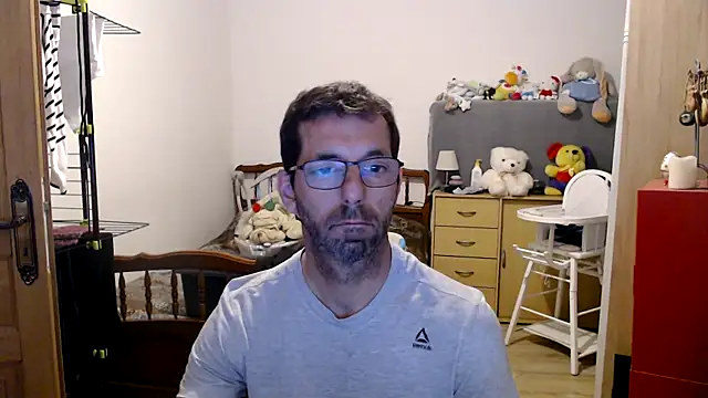 Snapshot of steph19x5 chatting on March 7, 2025, 10:10 pm steph19x5 online show from March 7, 2025, 10:10 pm