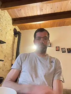 Snapshot of steph19x5 chatting on March 8, 2025, 6:43 am steph19x5 online show from March 8, 2025, 6:43 am