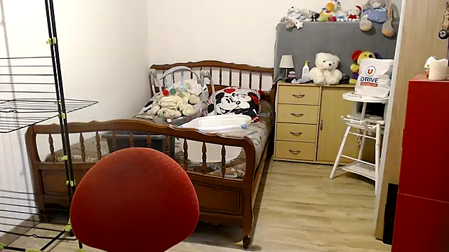 Snapshot of steph19x5 chatting on March 9, 2025, 7:12 am steph19x5 online show from March 9, 2025, 7:12 am