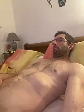 Snapshot of steph19x5 chatting on March 9, 2025, 7:37 pm steph19x5 online show from March 9, 2025, 7:37 pm