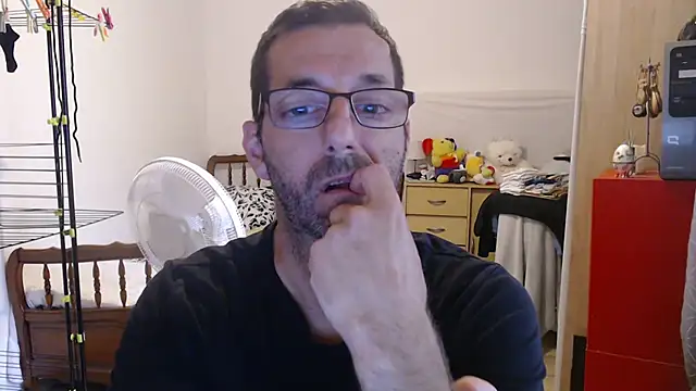 Snapshot of steph19x5 chatting on September 11, 2025, 4:18 pm steph19x5 online show from September 11, 2025, 4:18 pm