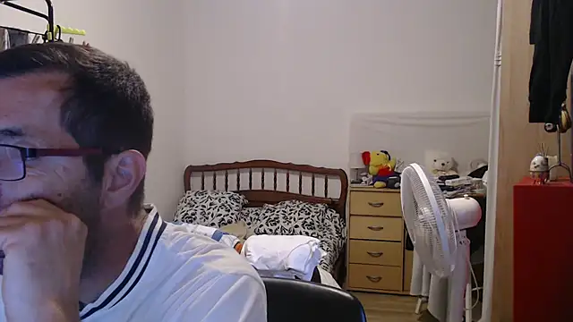 Snapshot of steph19x5 chatting on September 15, 2025, 5:57 pm steph19x5 online show from September 15, 2025, 5:57 pm