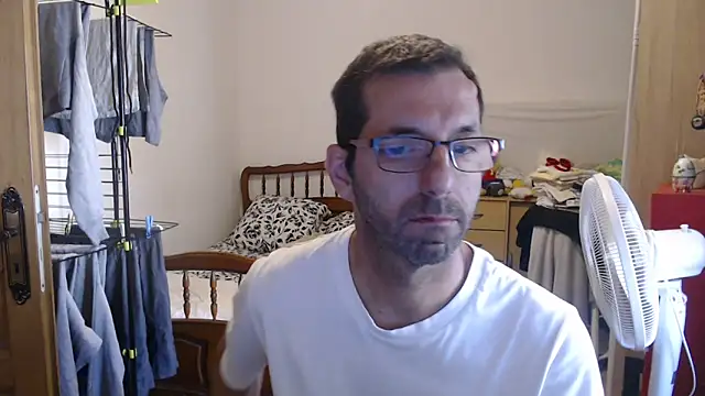 Snapshot of steph19x5 chatting on October 1, 2025, 9:15 am steph19x5 online show from October 1, 2025, 9:15 am