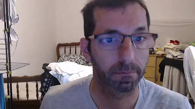 Snapshot of steph19x5 chatting on October 4, 2025, 7:06 am steph19x5 online show from October 4, 2025, 7:06 am