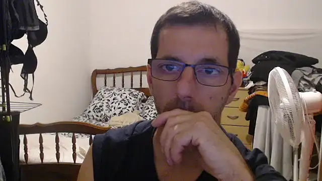 Snapshot of steph19x5 chatting on October 4, 2025, 7:12 pm steph19x5 online show from October 4, 2025, 7:12 pm