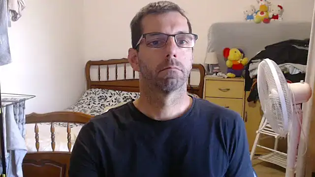 Snapshot of steph19x5 chatting on October 6, 2025, 8:01 am steph19x5 online show from October 6, 2025, 8:01 am