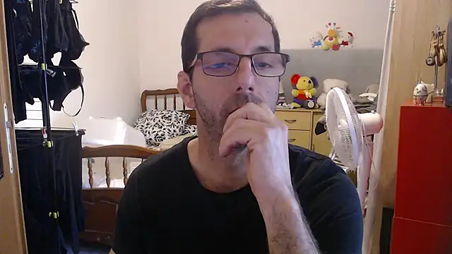 Snapshot of steph19x5 chatting on October 12, 2025, 7:40 am steph19x5 online show from October 12, 2025, 7:40 am