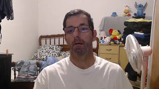 Snapshot of steph19x5 chatting on October 20, 2025, 6:36 am steph19x5 online show from October 20, 2025, 6:36 am