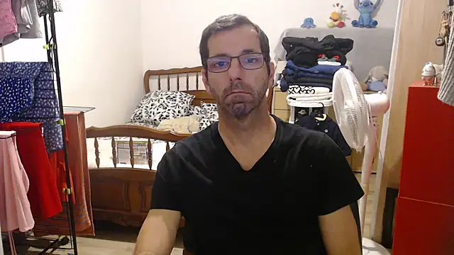 Snapshot of steph19x5 chatting on November 1, 2025, 4:36 am steph19x5 online show from November 1, 2025, 4:36 am