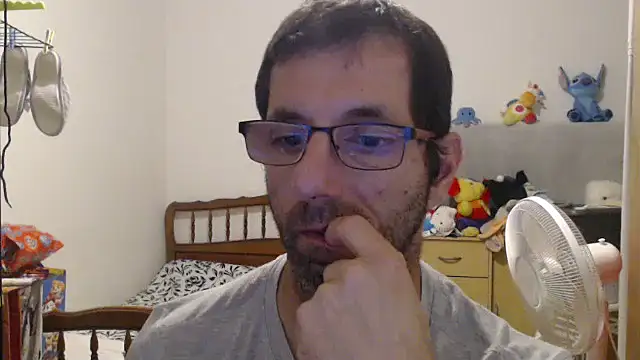 Snapshot of steph19x5 chatting on November 8, 2025, 5:23 pm steph19x5 online show from November 8, 2025, 5:23 pm