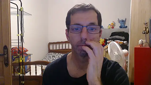 Snapshot of steph19x5 chatting on November 10, 2025, 4:50 pm steph19x5 online show from November 10, 2025, 4:50 pm