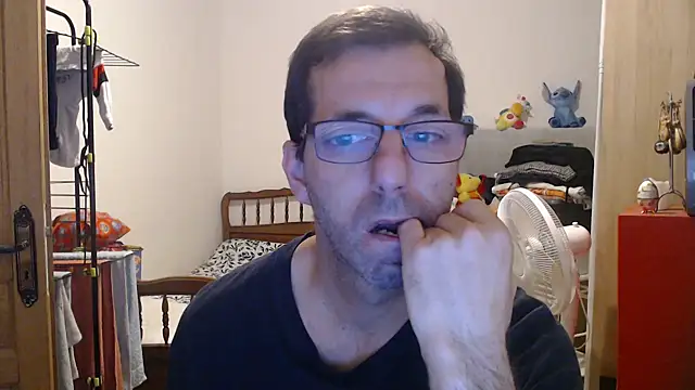 Snapshot of steph19x5 chatting on November 11, 2025, 7:19 am steph19x5 online show from November 11, 2025, 7:19 am