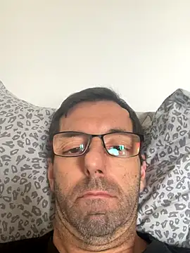 Snapshot of steph19x5 chatting on November 12, 2025, 11:43 am steph19x5 online show from November 12, 2025, 11:43 am